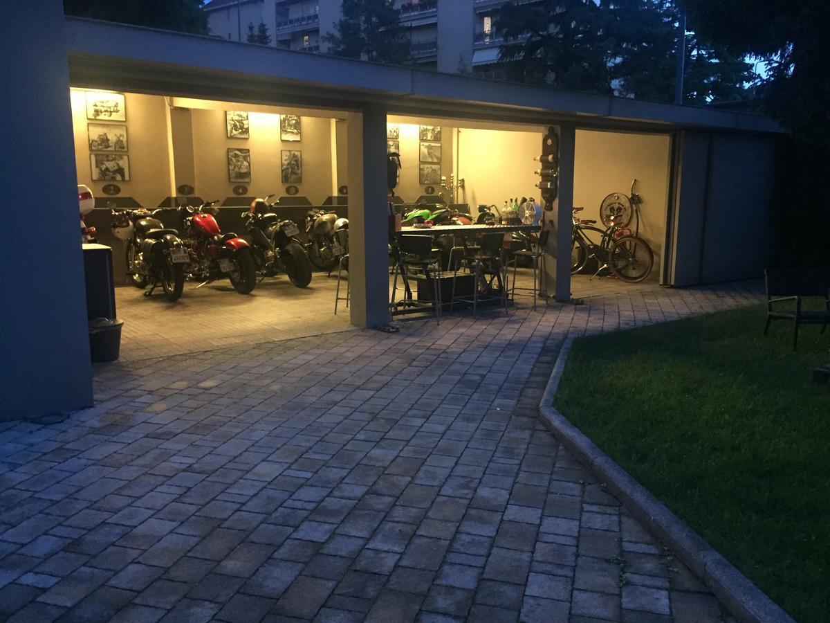 Zuretti 61 Bed & Breakfast Milan Exterior photo